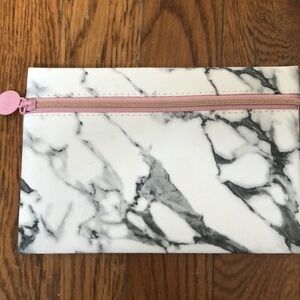 - NEW Ipsy Makeup Bag